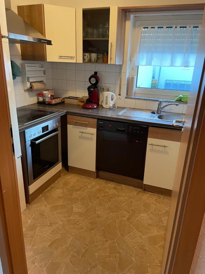 Ferienwohnung Mit 2 Zimmer, Kueche, Bad, In Sarrebruck Exterior foto